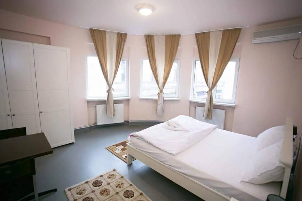 Vogue Hostel Boekarest Kamer foto